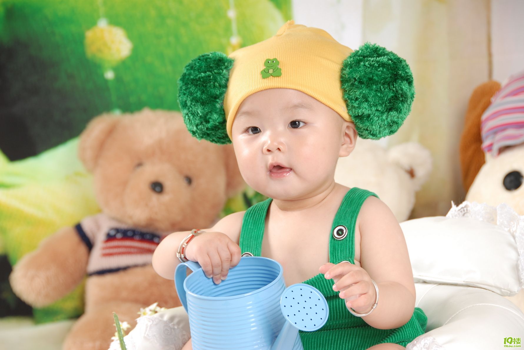 摄影店老板一直夸宝宝拍照表现