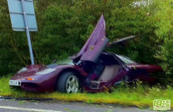 憨豆先生驾600万豪车撞树 紧急送往医院-车界