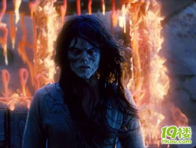 《女巫季节》今日上映 “人魔血战”一触即发