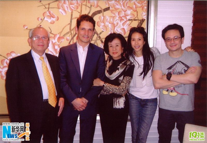 莫文蔚首度曝光全家福 十一意大利嫁老外(图)-