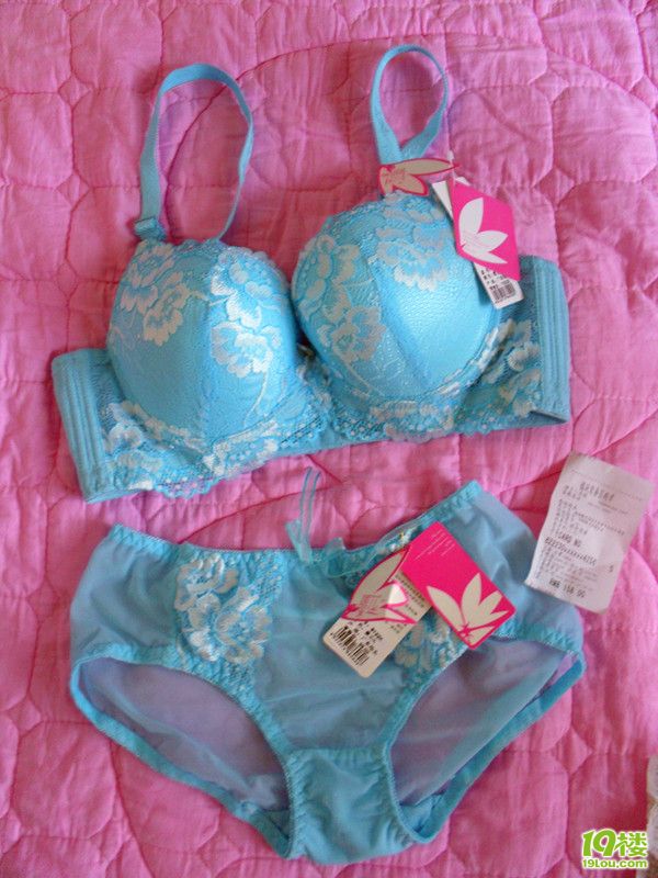 物美刚买的2套内衣,原价158元1套,买一送一-闲