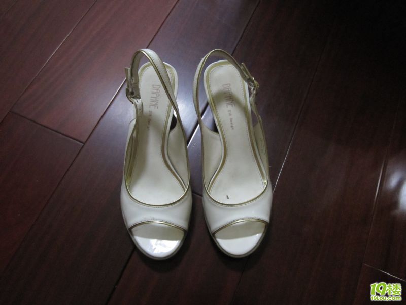 转达芙妮 鱼口女凉鞋 附送 全新人字拖-闲置二