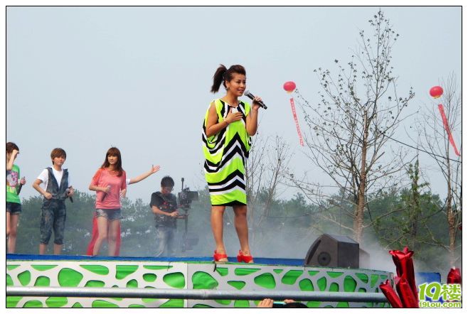 明星欢聚千岛湖--《千岛湖秀水节开幕式》开始