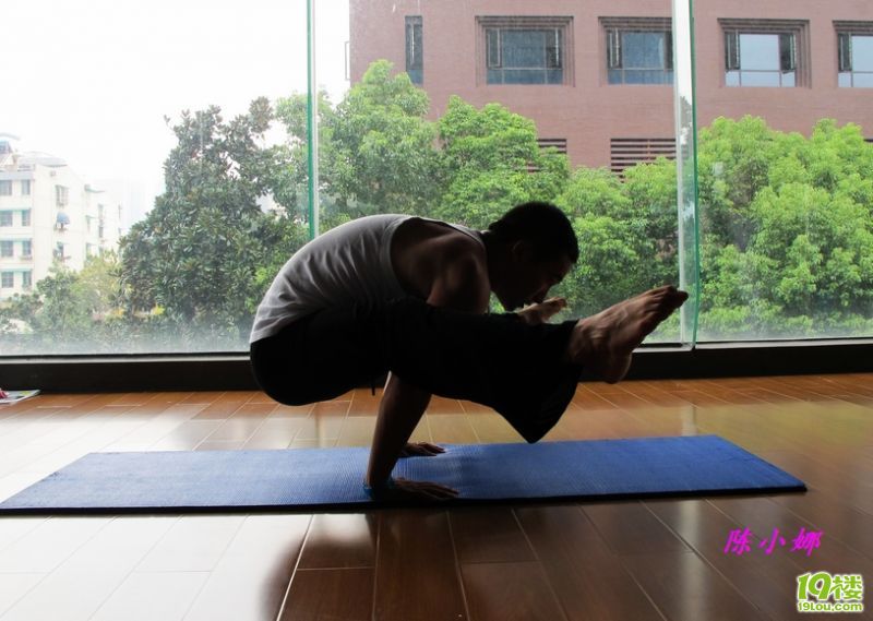 健身房的男子瑜伽-活动归来-瑜伽地带-杭州19