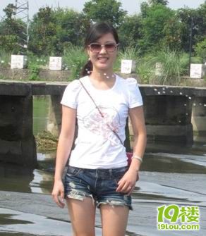 想<em>烫头发</em>不知道<em>什么</em>发型适合自己-美容护肤-杭