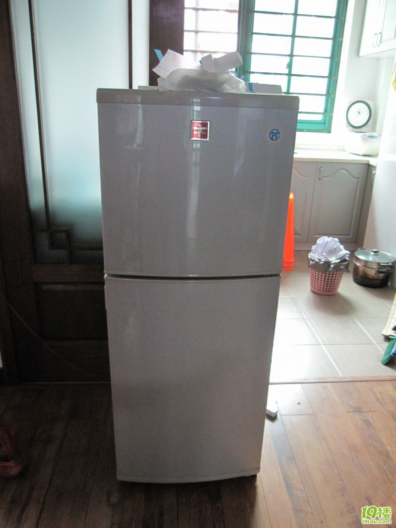 夏普冰箱BCD-141WDJ,500元出,电视柜50元-闲