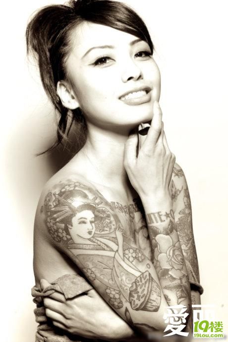【外貌协会】亚裔性感纹身女孩走红网络-美容