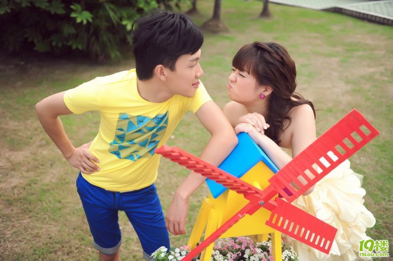 天杀的!婚纱出来后男友管叫我娘-拍婚纱照-结