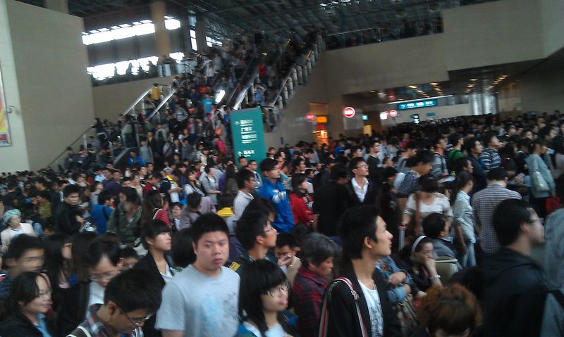 十一回家  真的擠爆了