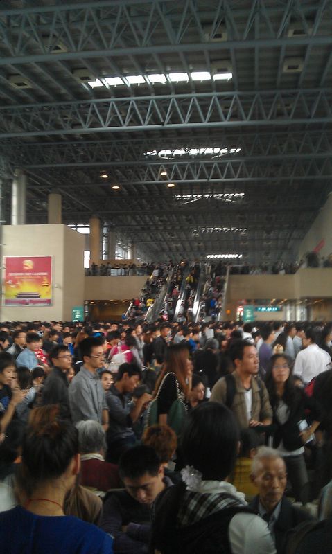 十一回家  真的擠爆了