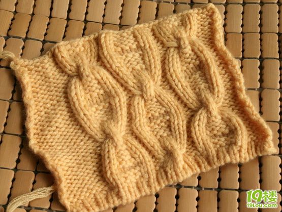 小雅开始试打三万四那件爱马仕毛衣了-服饰搭