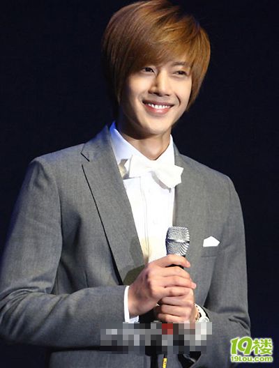 带病工作致晕倒的明星-八卦田-杭州19楼