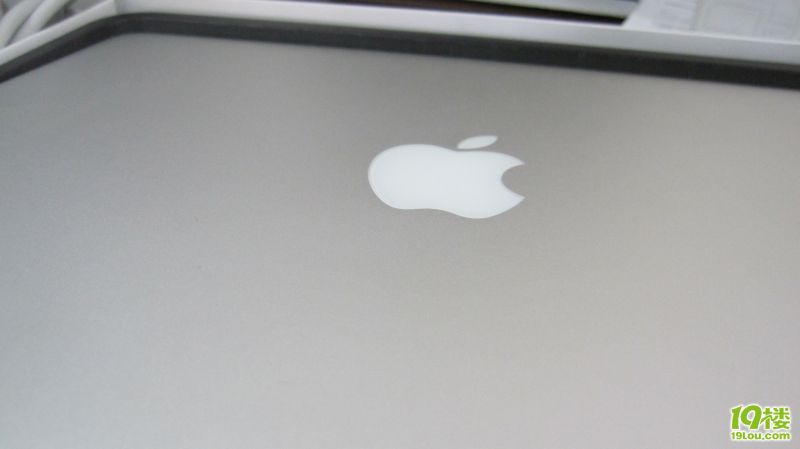 【低价美女转年终奖美女MacBookAir(MC504中国水果买苹果图片