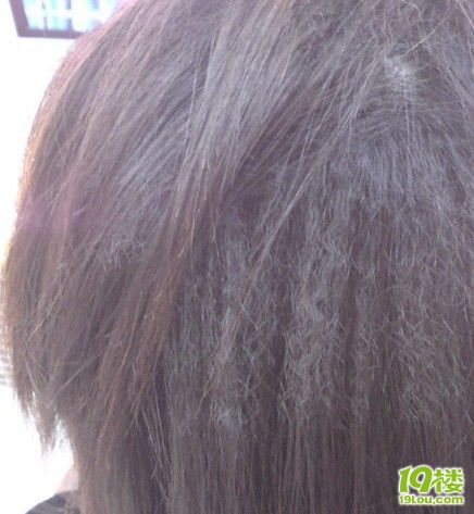 波波头MM,还在为常<em>烫发根伤头发</em>而烦恼吗?-美