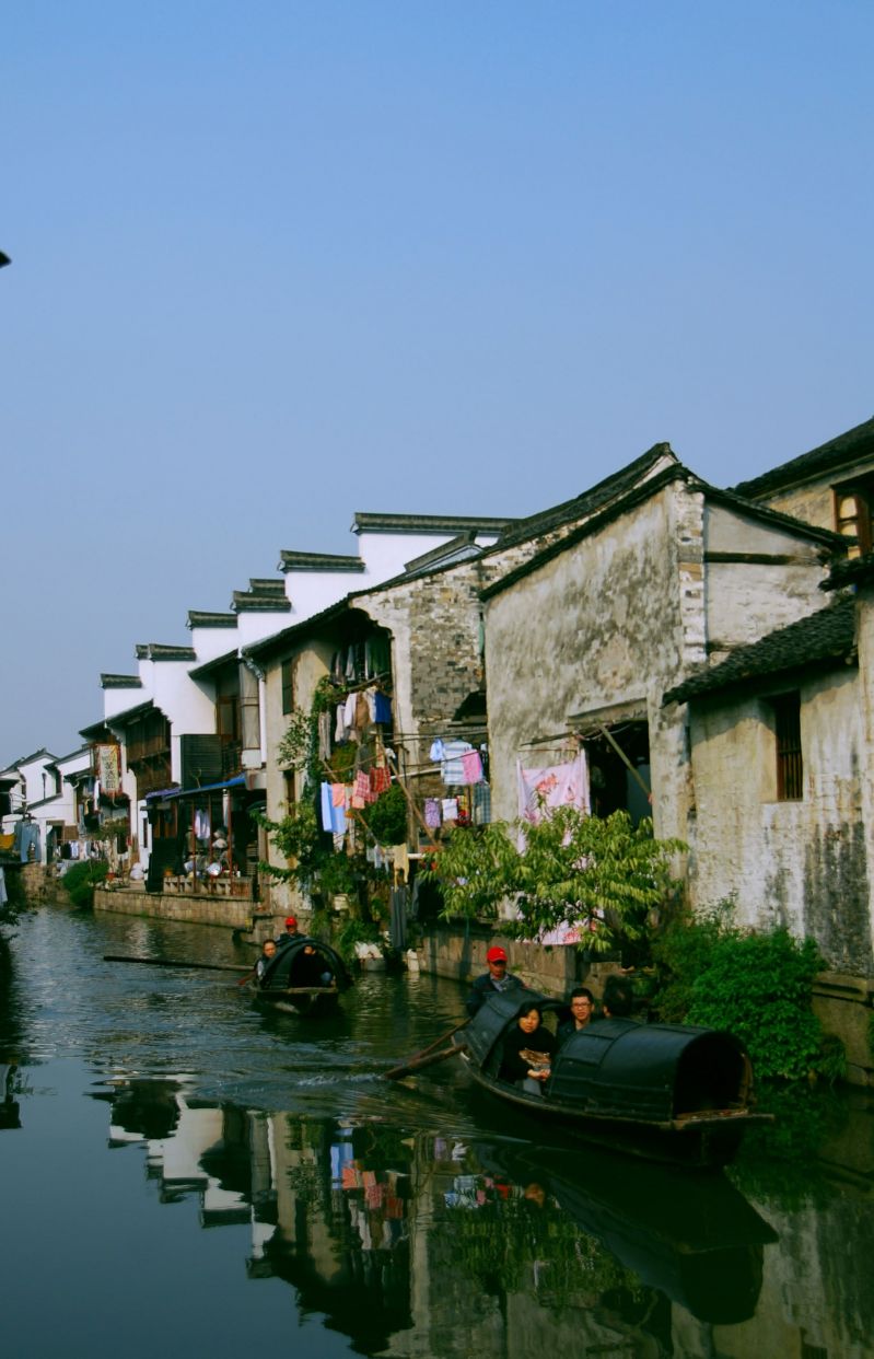 江南水乡,如诗如画;红颜知己,楚楚动人!