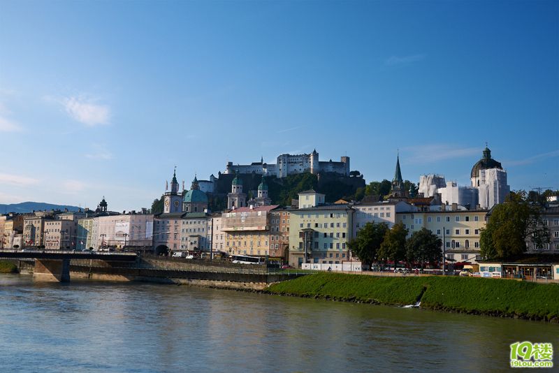 2011ļ W߅