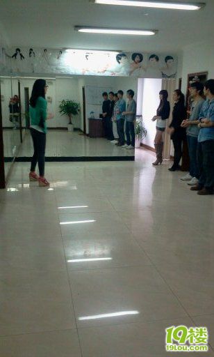 新尚模特公司招聘-模特培训-月薪面议--杭州招