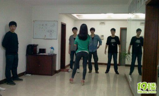 新尚模特公司招聘-模特培训-月薪面议--杭州招