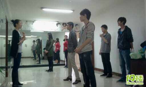 新尚模特公司招聘-模特培训-月薪面议--杭州招