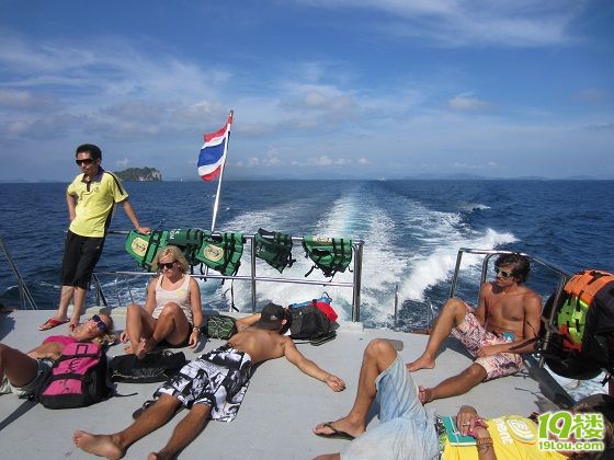 泰瑰丽·洪水泛滥时期冒险探访曼谷·清迈·p