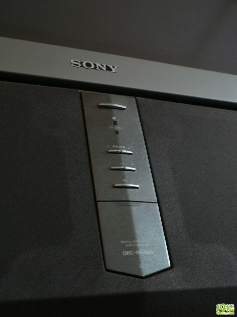 很新的43寸索尼背投式电视机转让,型号;ES43