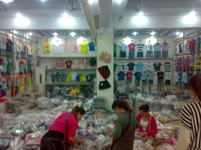 新城童装_新城童装展厅一角,邯郸轻纺城三楼一