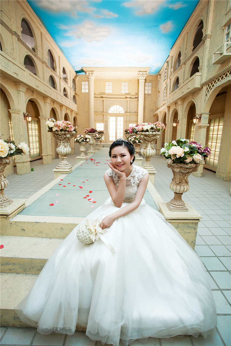 杭州CC创意婚纱摄影_幸福的相守在美丽的城市里，在甜蜜的两人世界中尽情享受这时间这_好店