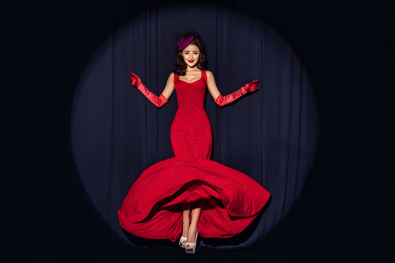 百合新娘婚纱摄影_光这么美,我睡不着;抖落心