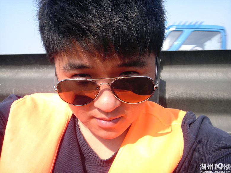 突然很想找个女朋友,然后结婚,然后生孩子,然后