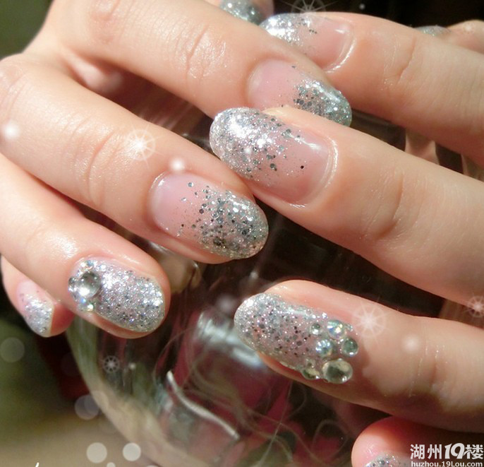 漂亮的日系指甲,拍婚纱照可以去做个~-我来问