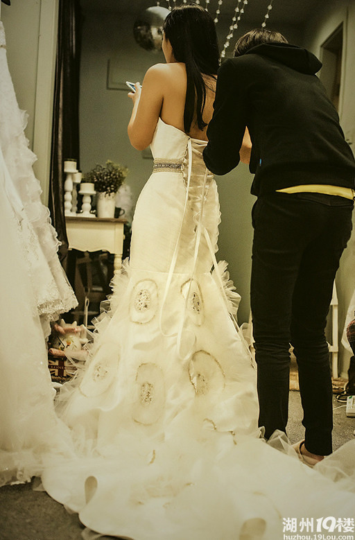 惊爆!我和杨幂定的同款婚纱哟!哈~亲们帮我选