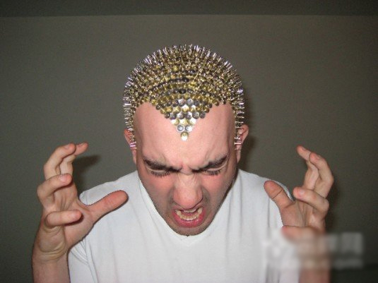 有一个美国帅哥，头秃了，结果发财了，请问他是怎么发财的? 囧-湖州消息-湖州19楼