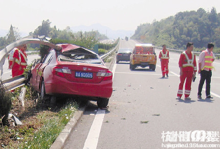 前天下午,杭新景高速发生一起车祸,节假日注意