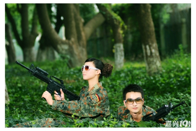 80后个性婚纱照(迷彩服哦),HOHO…