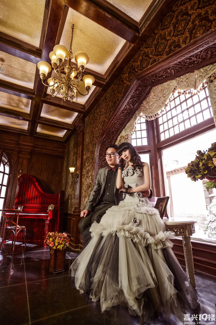 晒晒我的<em>女王</em>范<em>婚纱照</em>,<em>工作室</em>拍的,满意!-<em>婚照</em>