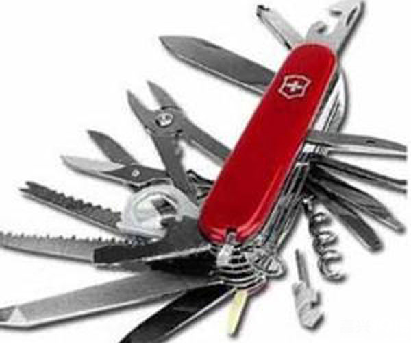 开车遇上突发事件的自救工具,你的后备箱有哪