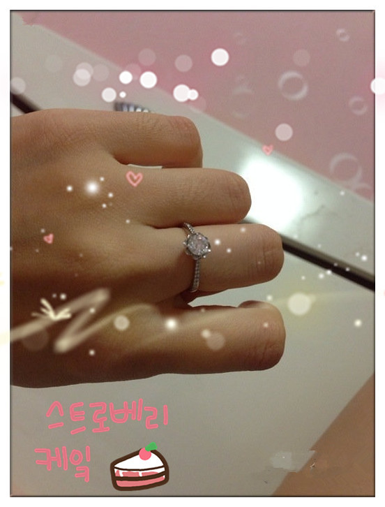 美美的戒指终于戴在手上啦-选钻戒-结婚交流圈