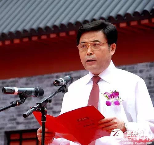 嘉兴市人民检察院依法对薛金泉执行刑事拘留-