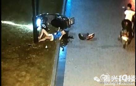 平湖一小头像偷骑电瓶车结果撞到电线杆上去女孩照女生腿图片
