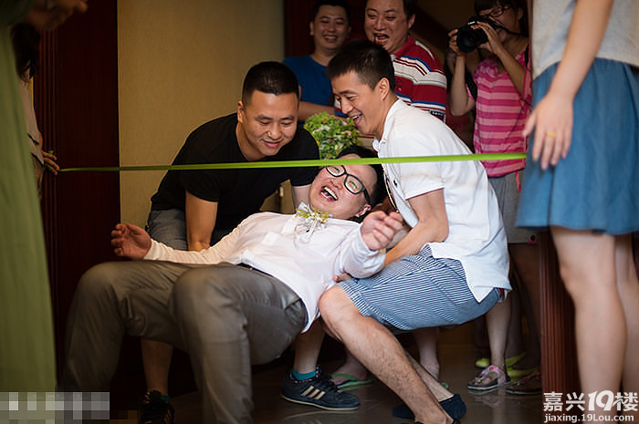 嘉兴接新娘堵门游戏大全,迎亲游戏大盘点,堵门