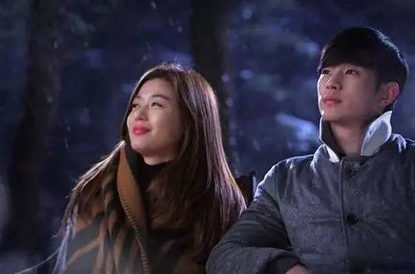 下雪了!下雪了!初雪,是个大胆表白的好日子哦…