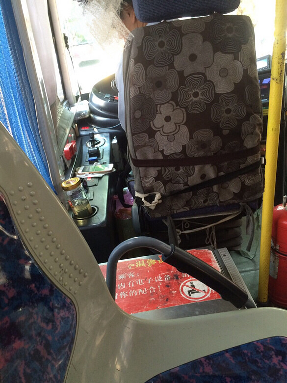 ˾��ʦ����æ�ޣ��۹���·Ҳ�������ֻ�