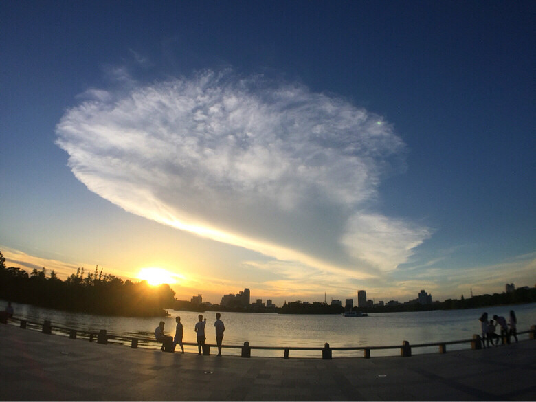 �Ϻ��Ͽյķ��㡣