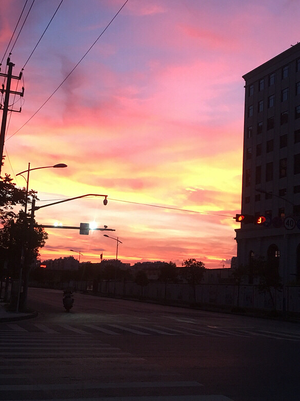 ���˵�������ر���