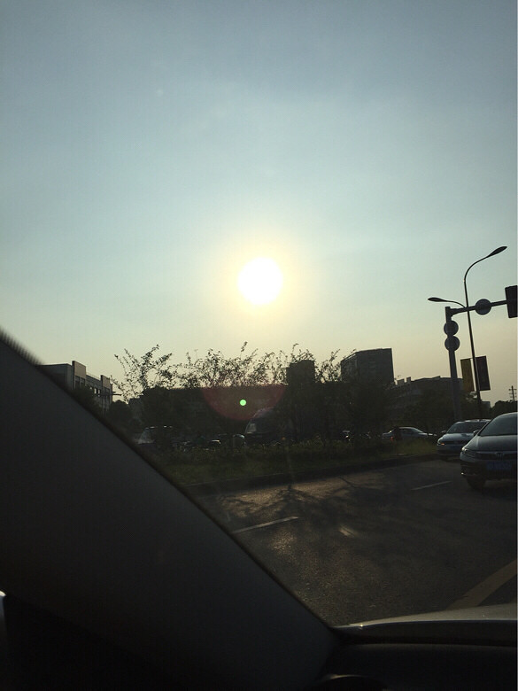 ̫����ͷ�գ���������Ц��