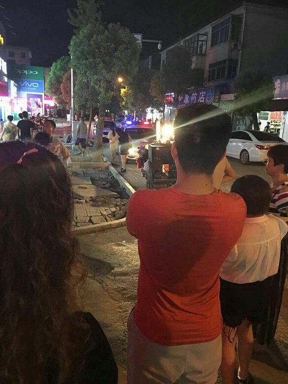 ��ͷץ�˸�С͵