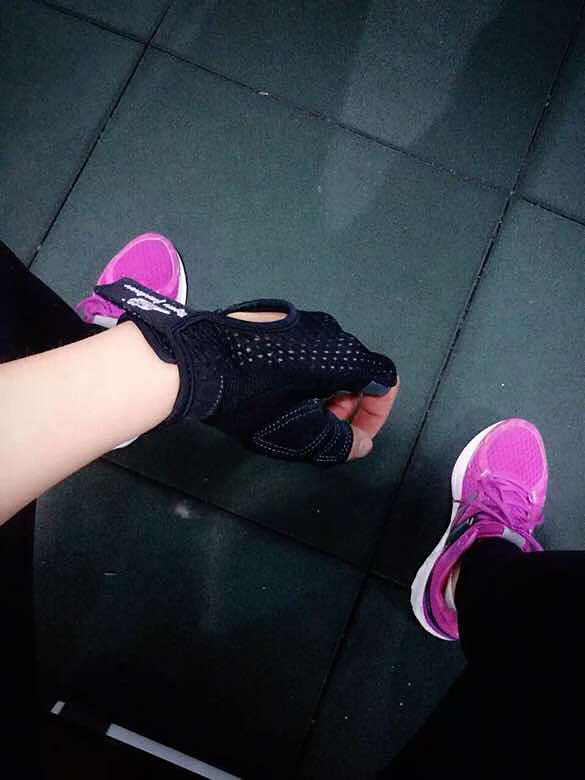 ��һ��ͼ֤�������˶���������Ů����