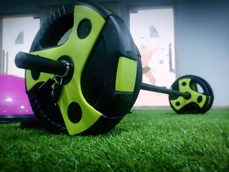 ��һ��ͼ֤�������˶���������Ů����