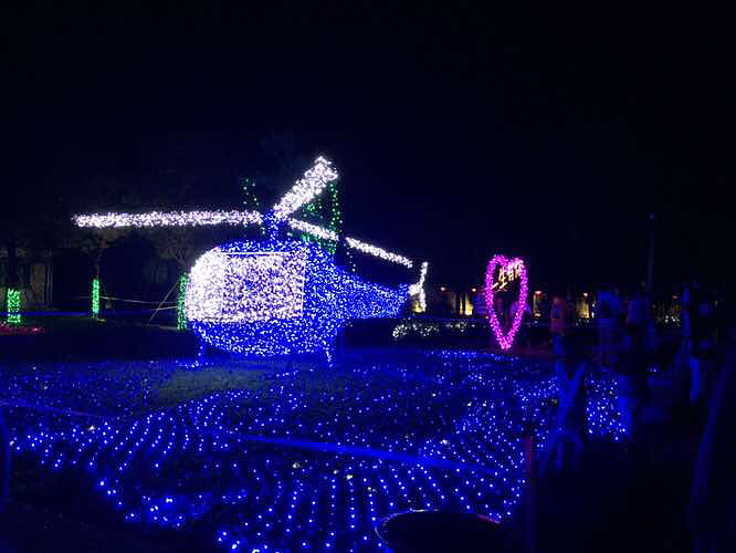 �˴��ڣ�÷���޵ĵƹ�������Ĳ��񻰣�����