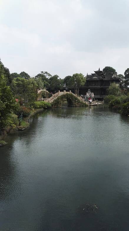 �����Ϻ�һ����